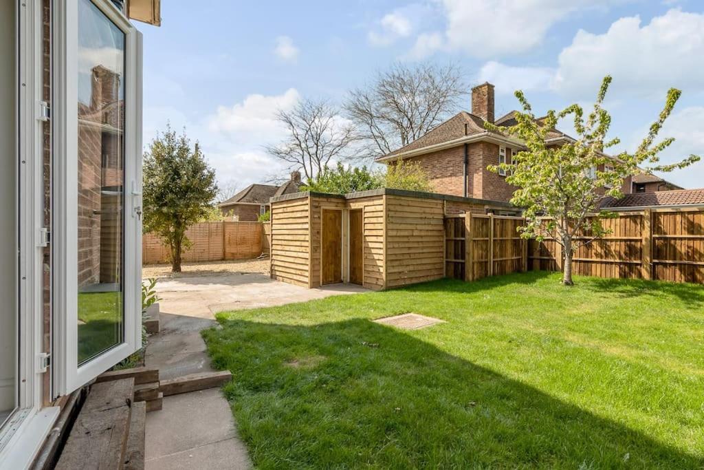 4 Bedroom Pitchford ノリッチ エクステリア 写真