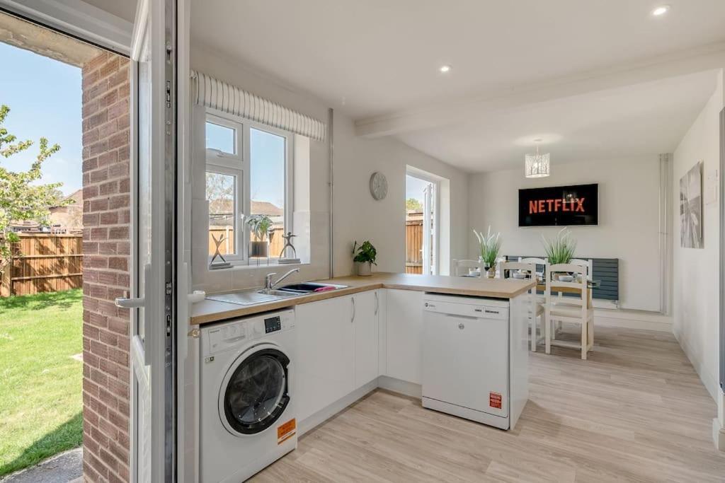 4 Bedroom Pitchford ノリッチ エクステリア 写真
