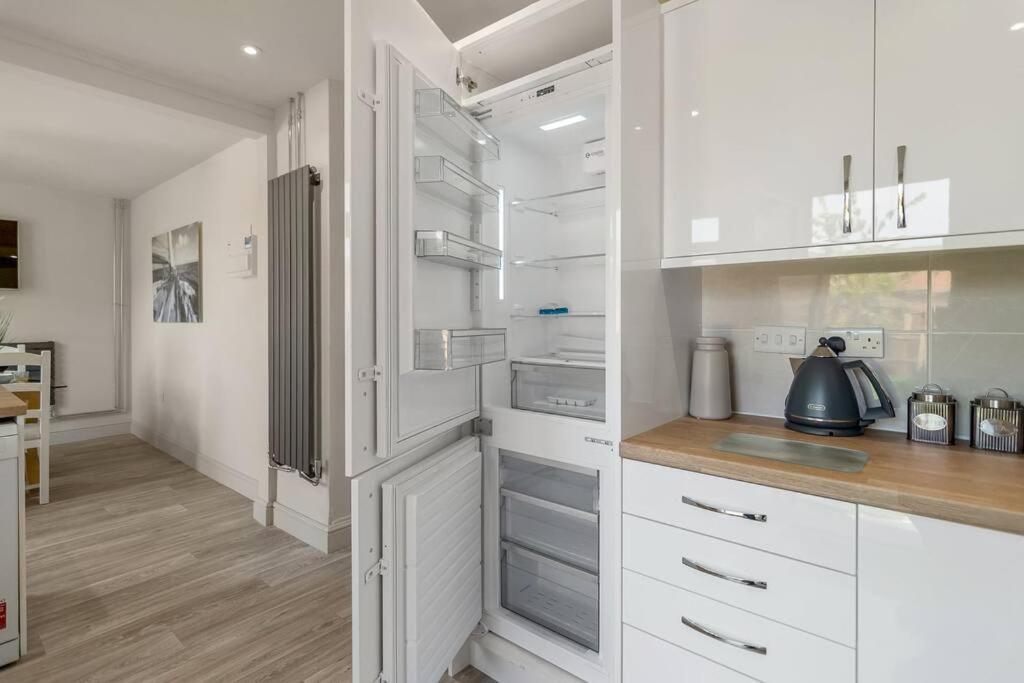 4 Bedroom Pitchford ノリッチ エクステリア 写真